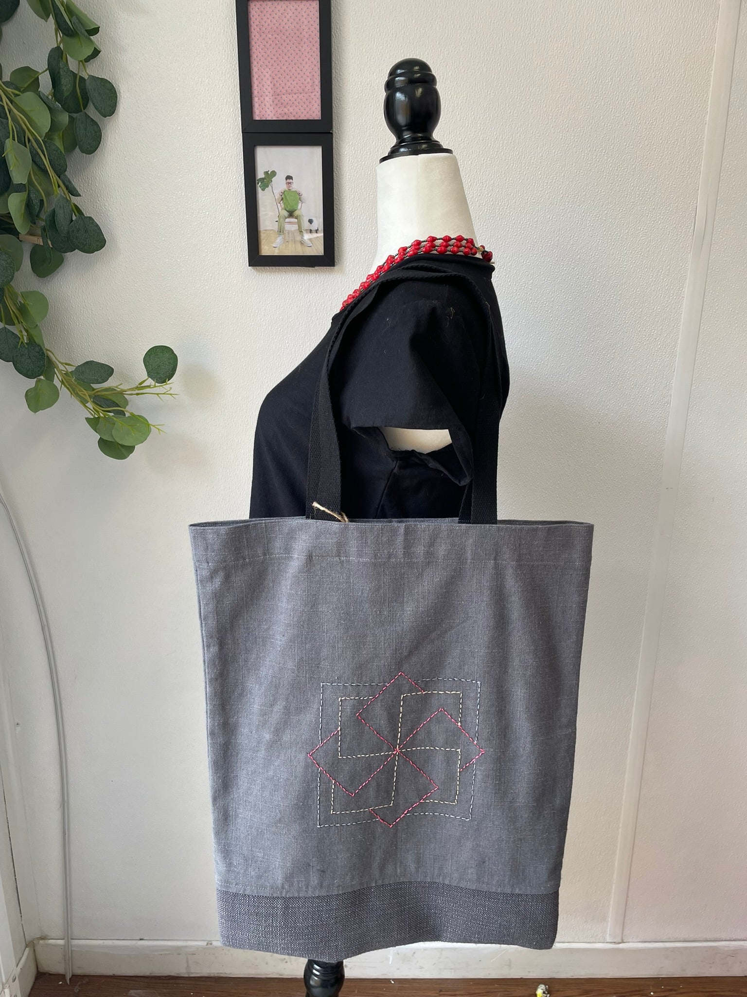 Cubed- Grey Tote